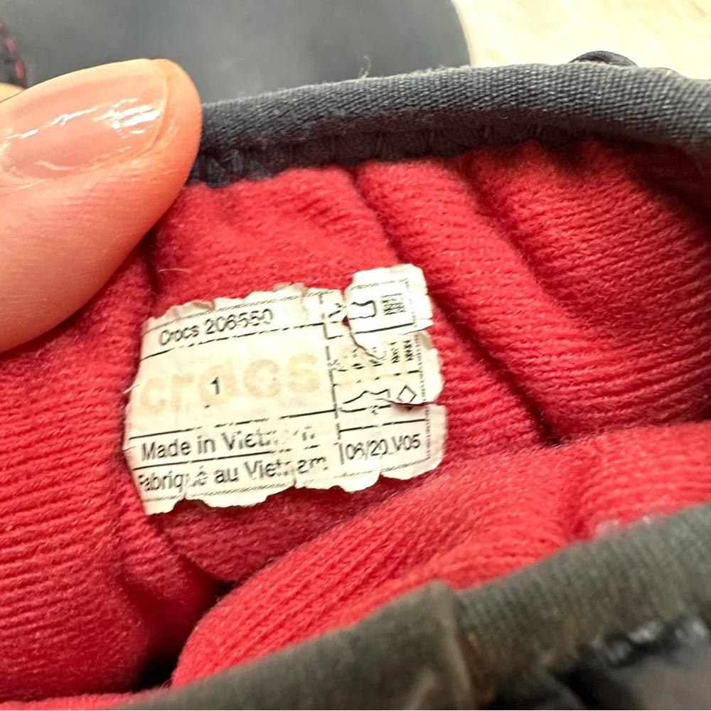 CROCS Kids Navy and Red Boots Size 1 - Picture 8 of 8